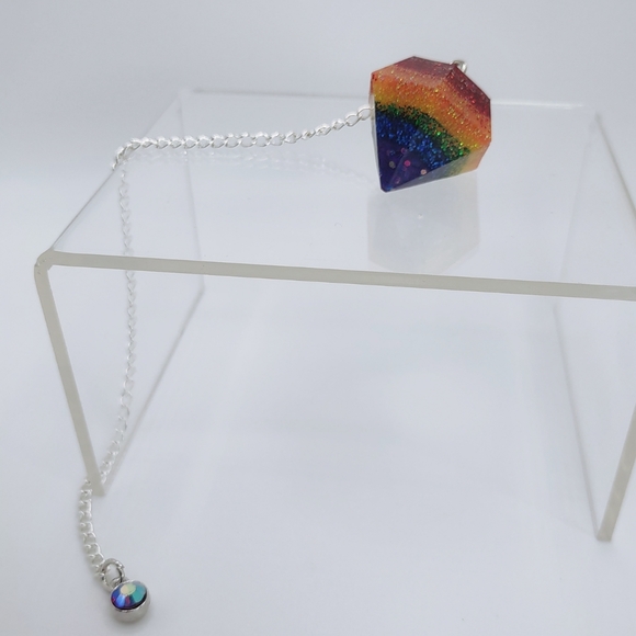 Rainbow sparkled handcrafted resin dowsing pendulum silver tone chain - Picture 12 of 12